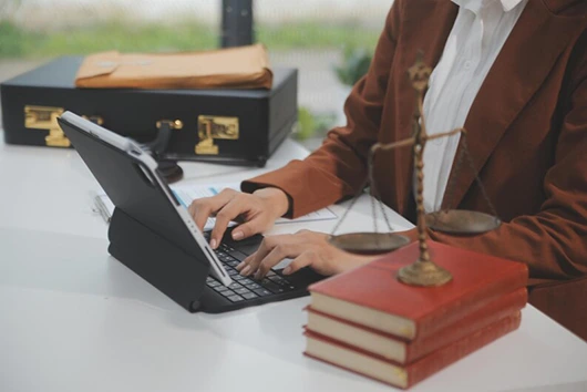 Service Financial Law1